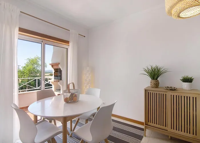 Superior One-Bedroom Apartment