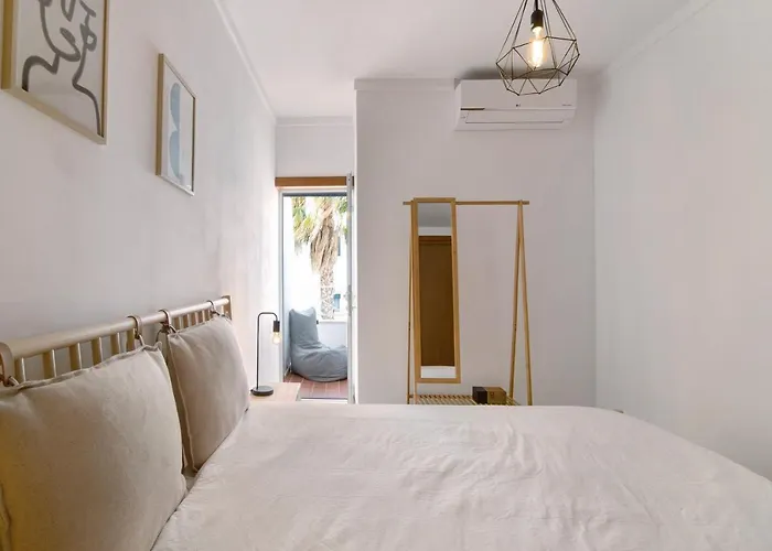 Superior One-Bedroom Apartment